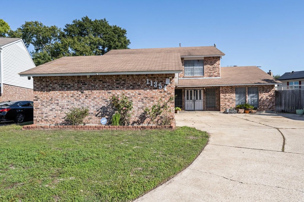 Photo of 11354 White Gate Lane, Houston, TX 77067 (MLS # 32207830)