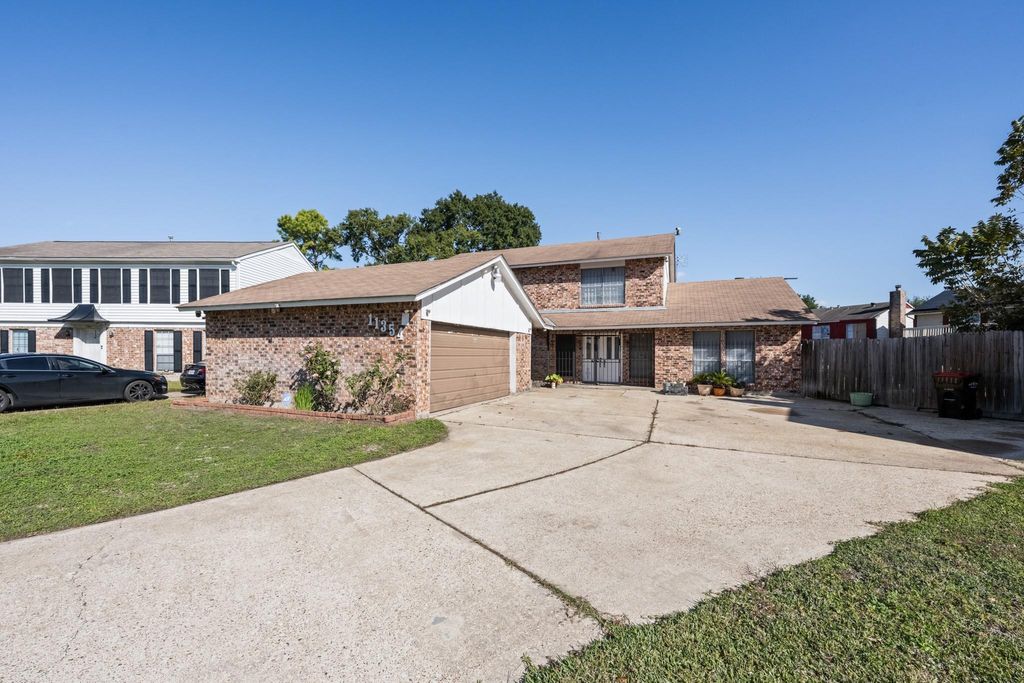 Photo of 11354 White Gate Lane, Houston, TX 77067 (MLS # 32207830)