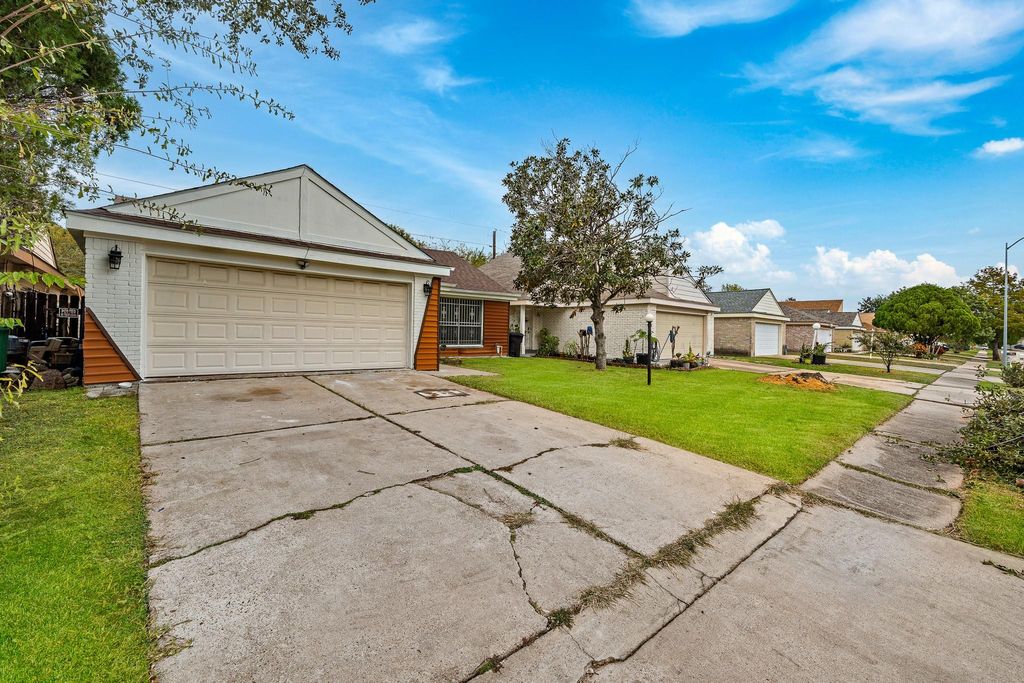 Photo of 10714 Sherburne Drive, Houston, TX 77072 (MLS # 90697020)