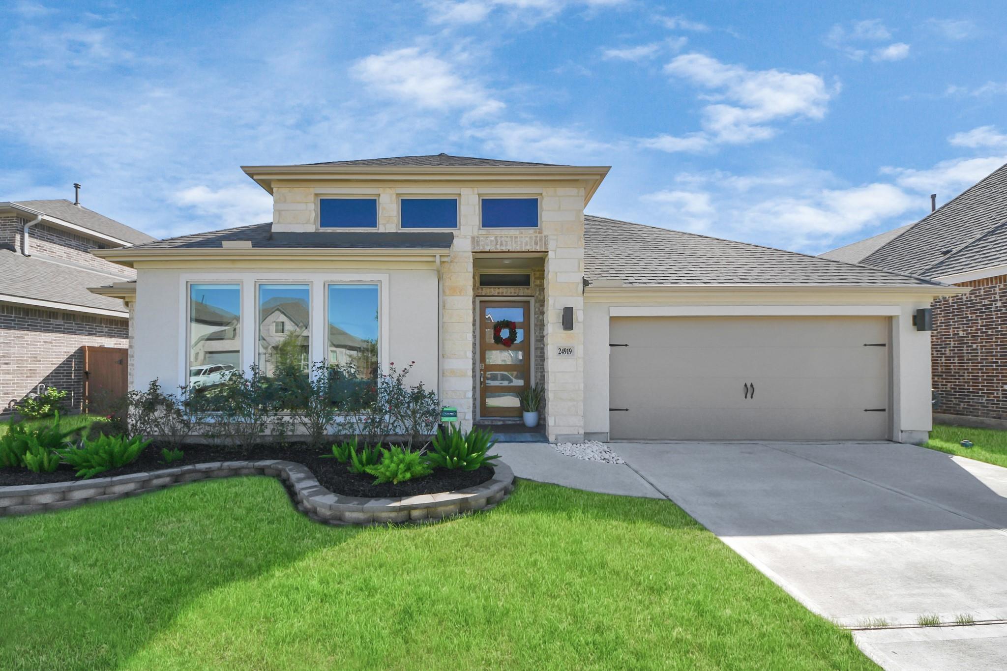 24919 Hibiscus Garden Way