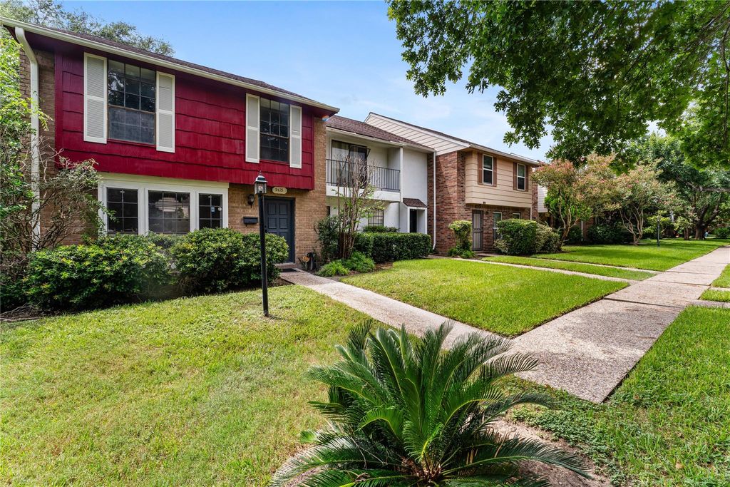 Photo of 9425 Fondren Road, Houston, TX 77074 (MLS # 97293226)