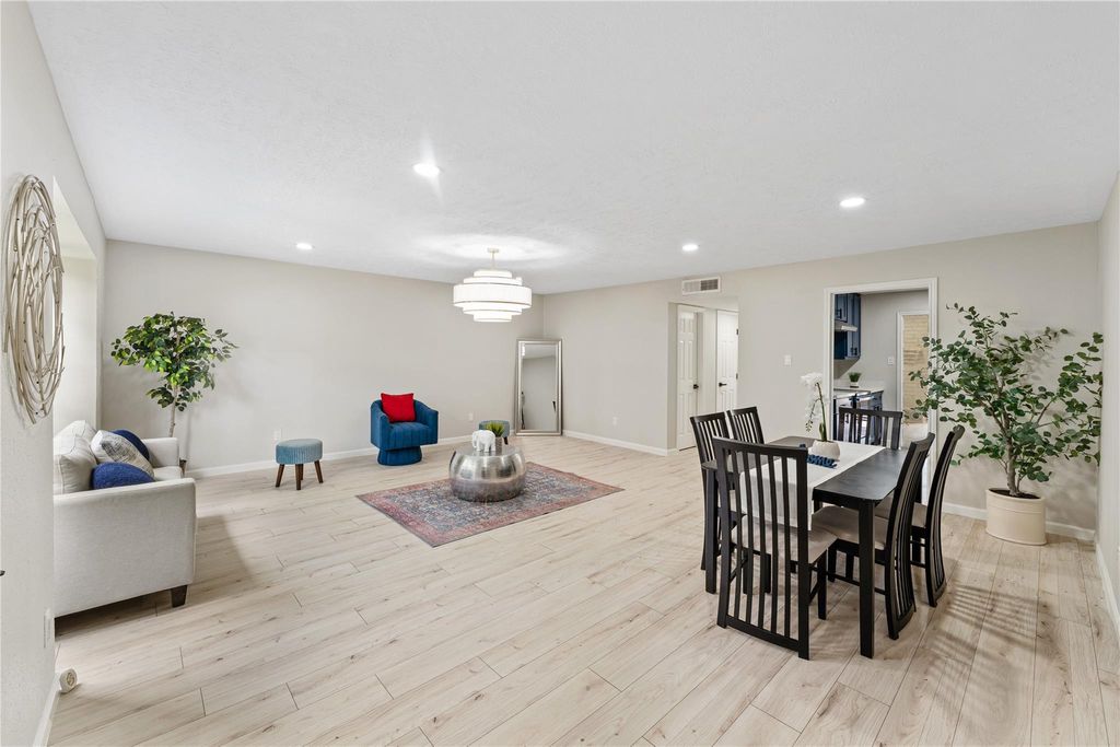 Photo of 9425 Fondren Road, Houston, TX 77074 (MLS # 97293226)