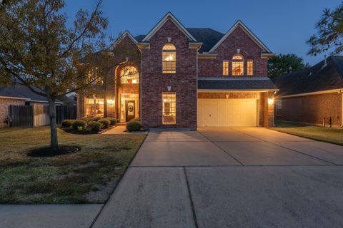 Photo of 19018 Rustling Ridge Lane, Tomball, TX 77377 (MLS # 71059824)
