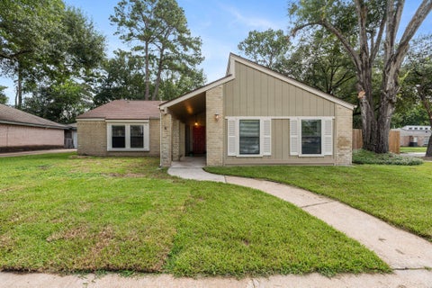 Photo of 14923 Forest Lodge Court, Houston, TX 77070 (MLS # 40631481)