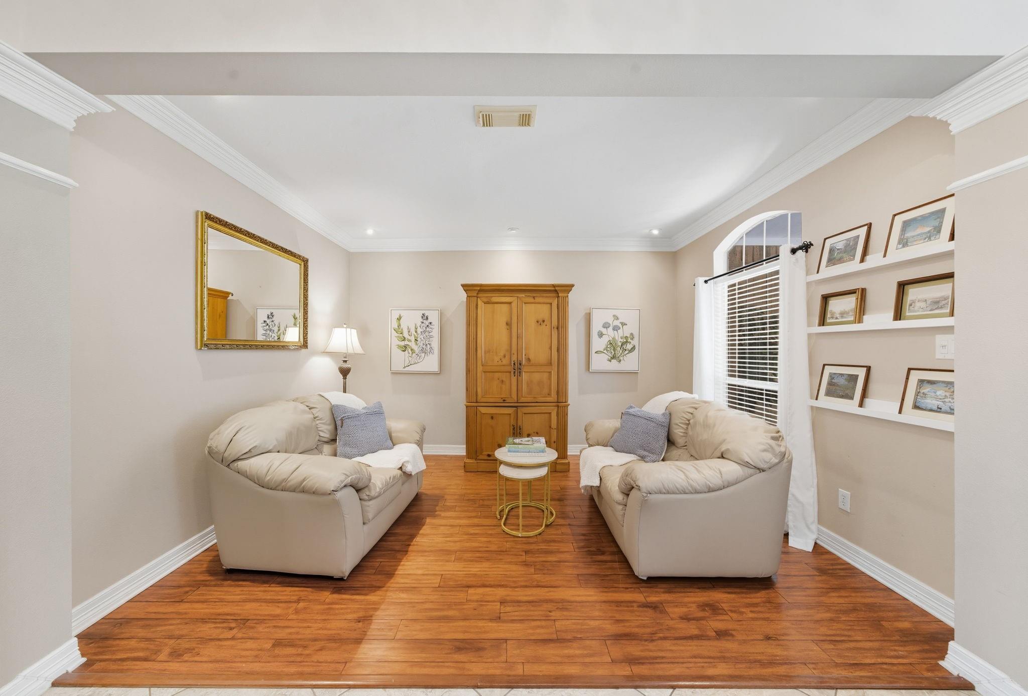 2302 Palm Circle