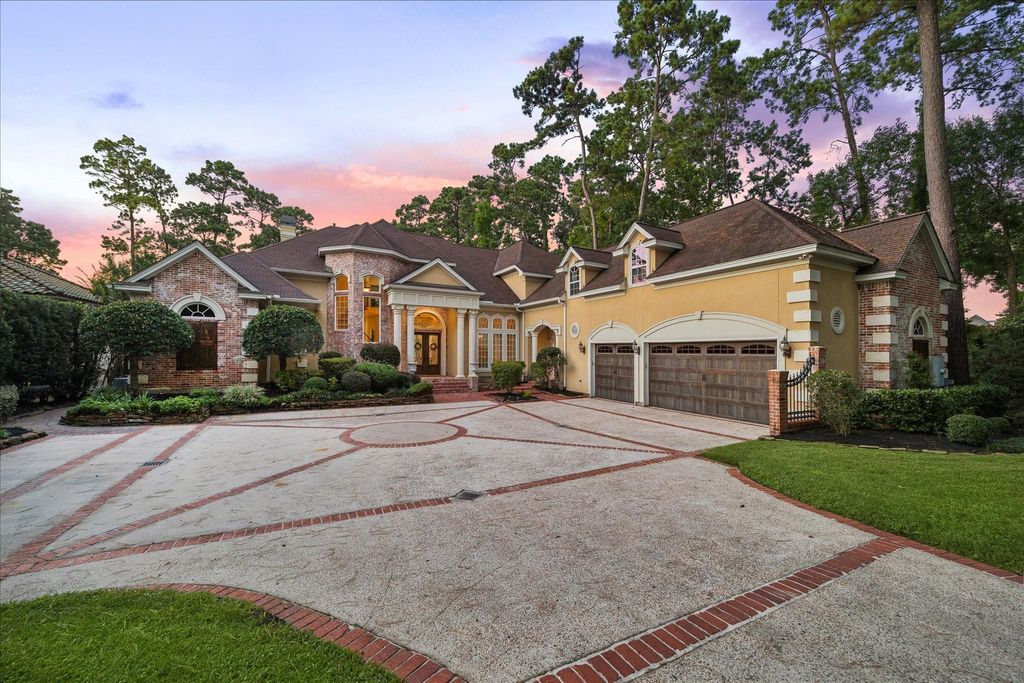 Photo of 30 Turtle Cove Court, Kingwood, TX 77346 (MLS # 25757441)