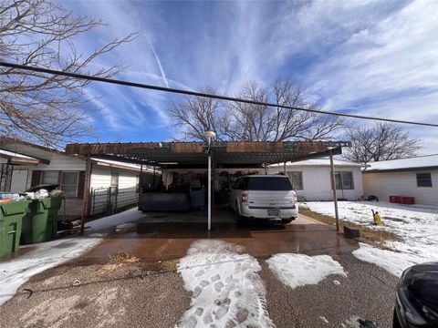 513 Scott Street Tye TX 79563