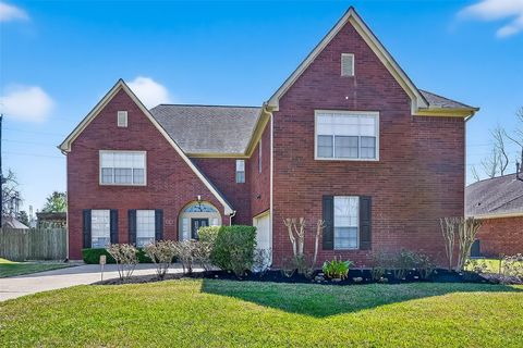 Photo of 74 Stalybridge Street, Sugar Land, TX 77479 (MLS # 20416776)