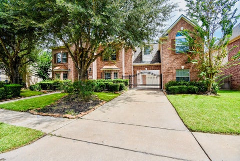 Photo of 1611 Whitfield Street, Sugar Land, TX 77479 (MLS # 46851663)