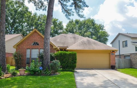 Photo of 1415 Plumwood Drive, Houston, TX 77014 (MLS # 4951704)