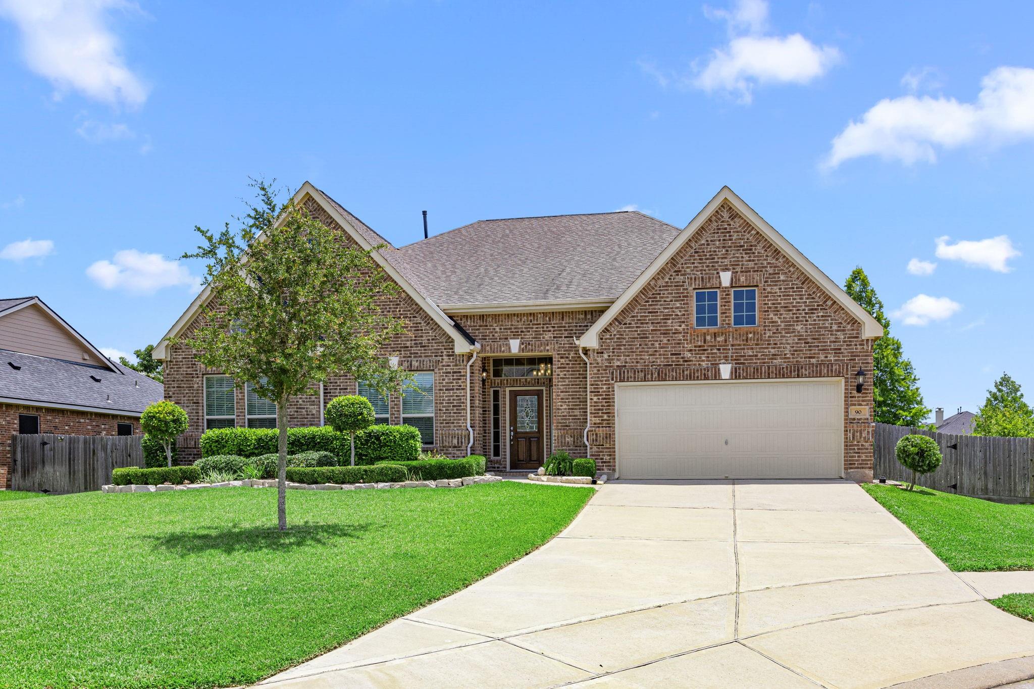 90 Rivercove Lane