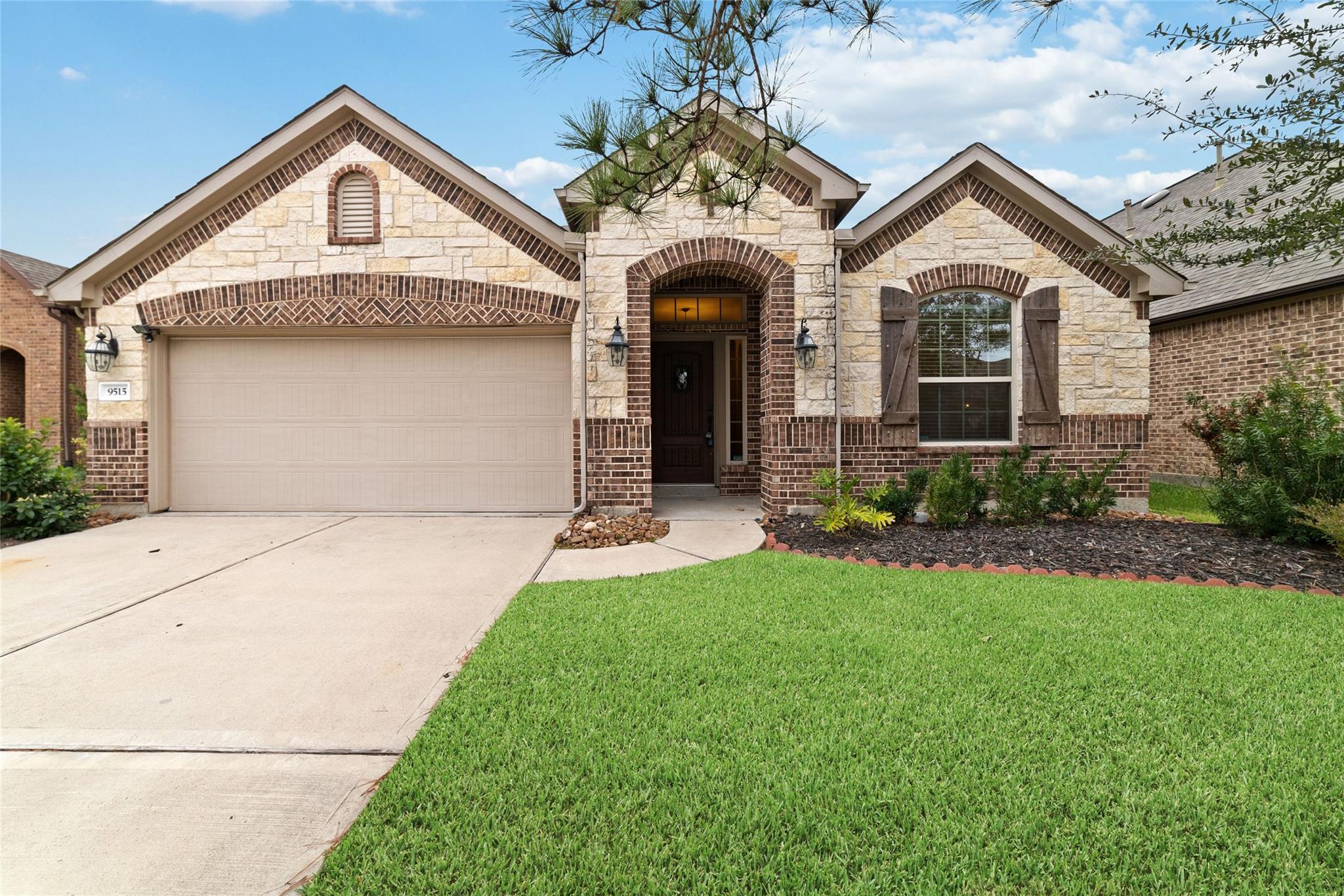 9515 Knox Prairie Court