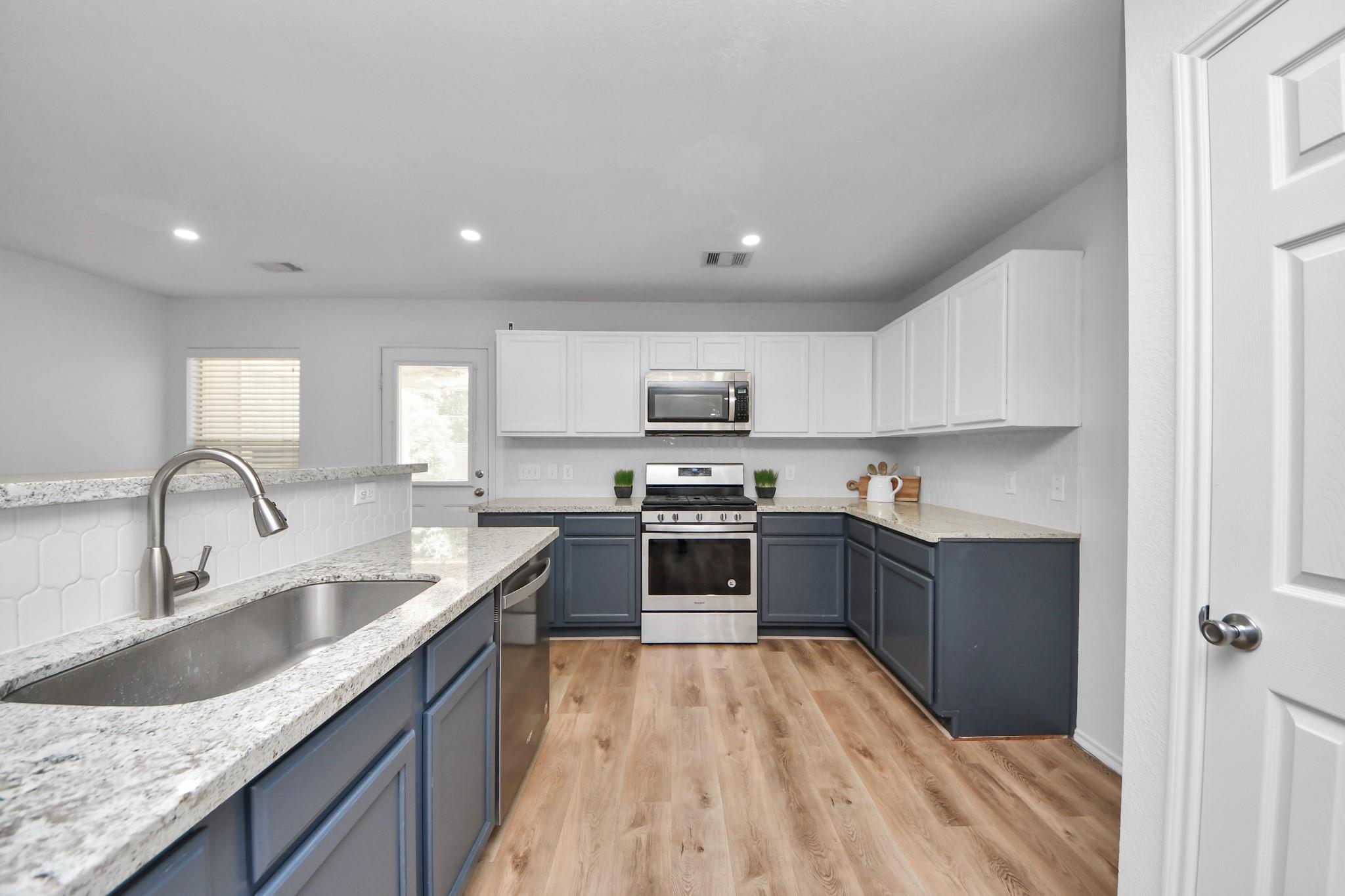 15922 Arapaho Bend Lane