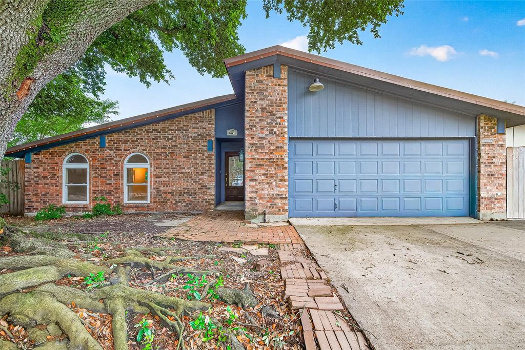Photo of 18211 Navajo Trail Drive, Spring, TX 77388 (MLS # 10434379)