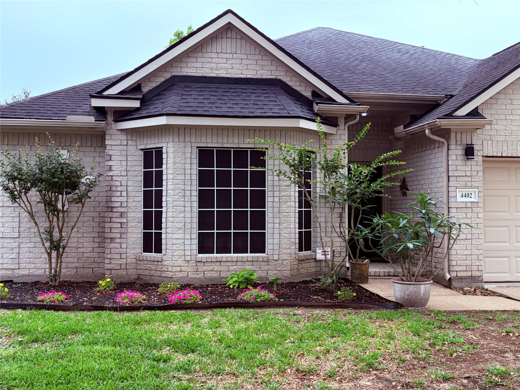 4402 Chestnut Grove