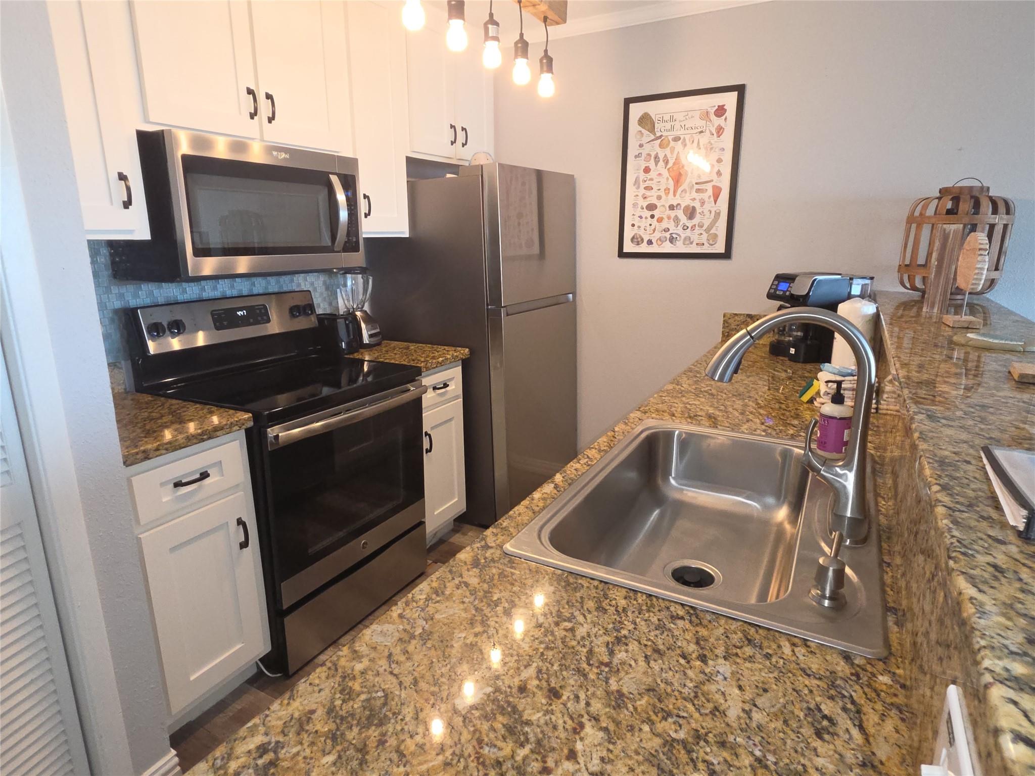 9520 Seawall Boulevard 216