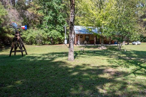 Photo of 185 Private Road 7285, Colmesneil, TX 75938 (MLS # 67166290)