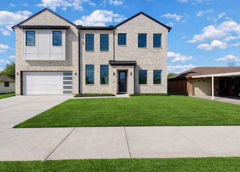 Photo of 1726 Wilde Rock Way, Houston, TX 77018 (MLS # 3481114)