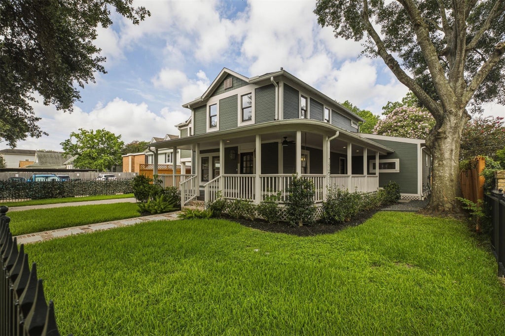 Photo of 1535 Rutland Street, Houston, TX 77008 (MLS # 72168548)