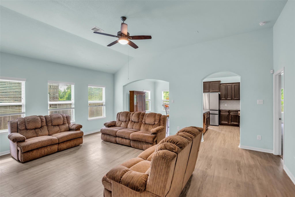 Photo of 15031 Meadow Glen N, Conroe, TX 77306 (MLS # 14642004)
