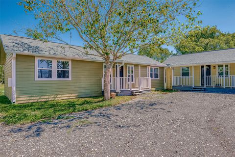 Photo of 1547 Garden Road, Pearland, TX 77581 (MLS # 78821395)