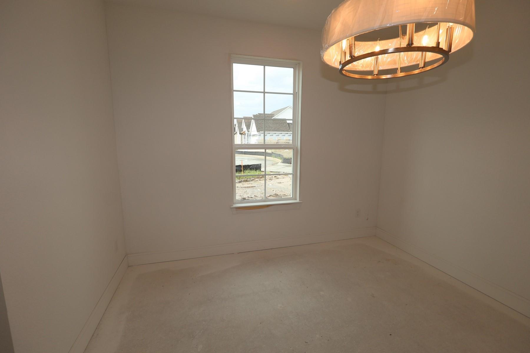 1902 S Wildflower Drive