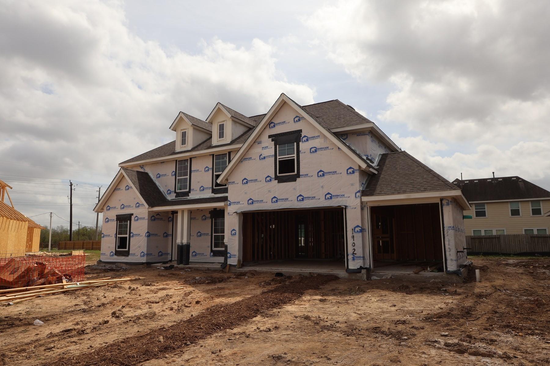 1902 S Wildflower Drive