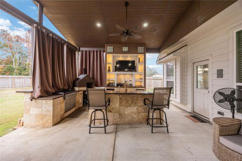 Tiny photo for 608 W Linnwood Drive, New Caney, TX 77357 (MLS # 958911)