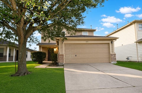 Photo of 6618 Hawthorne Falls Lane, Houston, TX 77049 (MLS # 41002661)