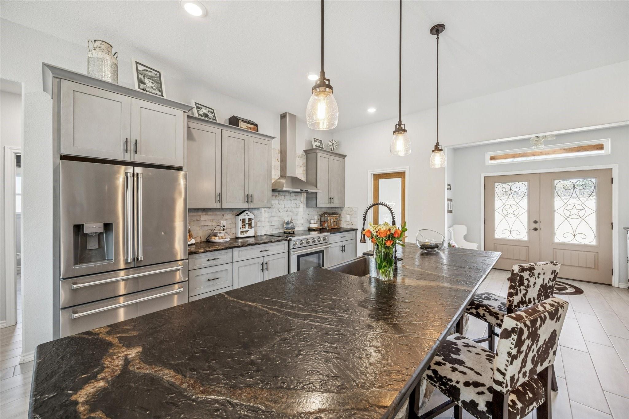 8401 Equestrian Lane