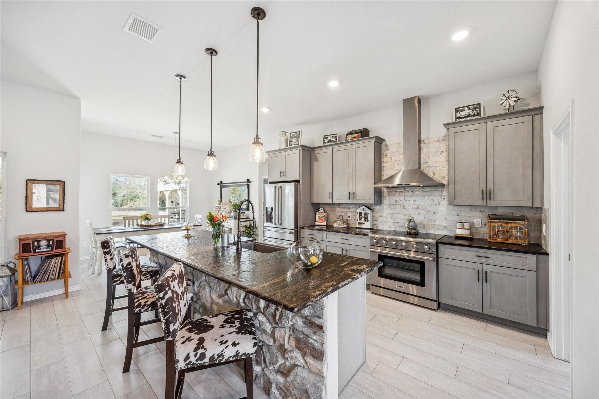 8401 Equestrian Lane