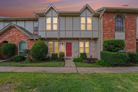 Townhouse For Sale - 44 Chapparal Court<br/> Missouri City, TX 77459