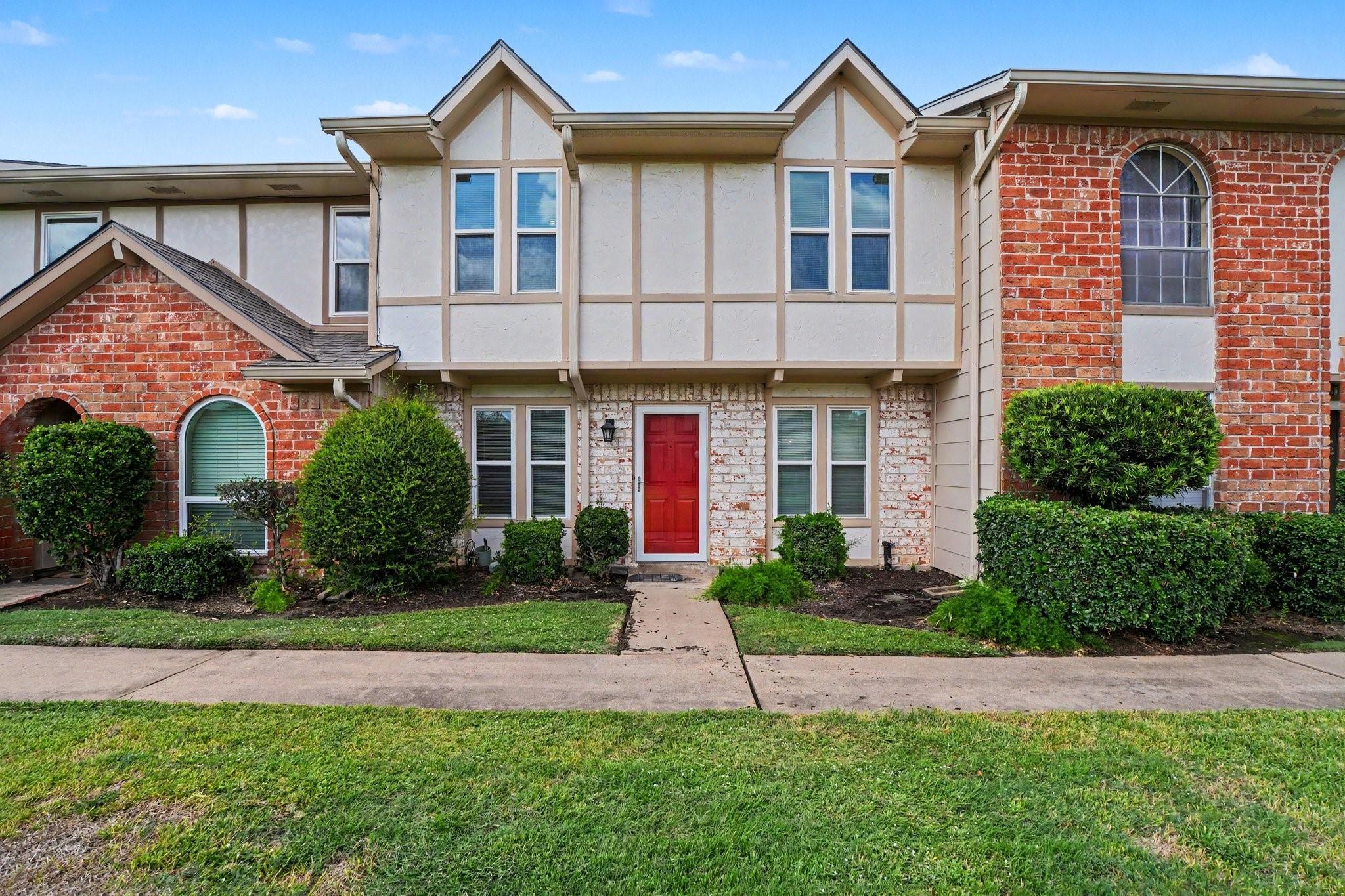 44 Chapparal Court