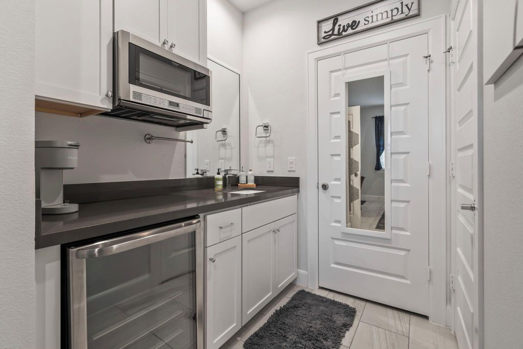 Photo of 316 Jensen Drive, Houston, TX 77020 (MLS # 63923413)