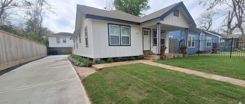 Photo of 5210 Polk Street, Houston, TX 77023 (MLS # 69041177)