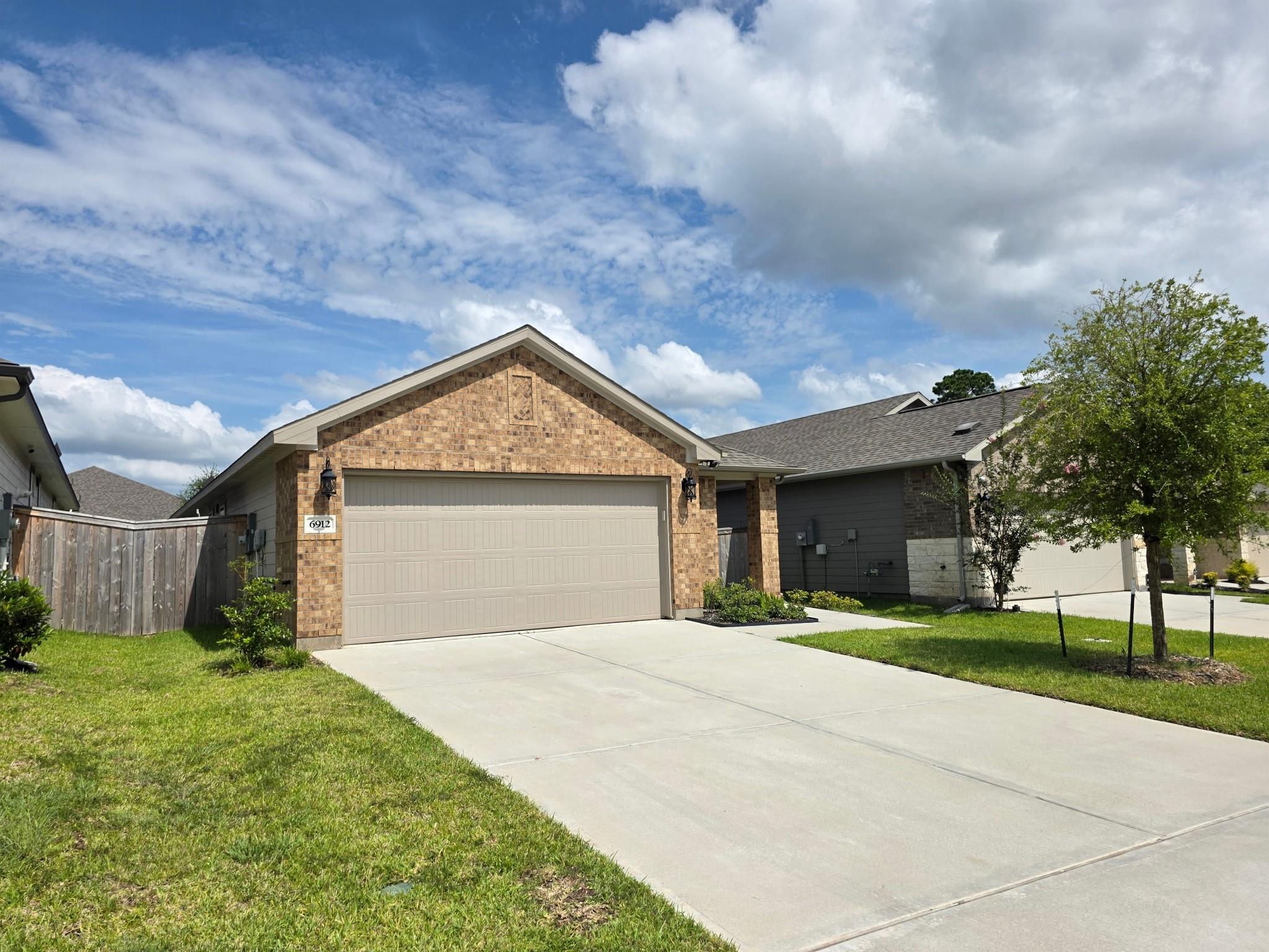 6912 California Black Oak Drive