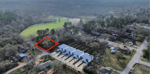 Vacant Land For Sale - 939 Avenue J Pl Pl<br/> Conroe, TX 77301