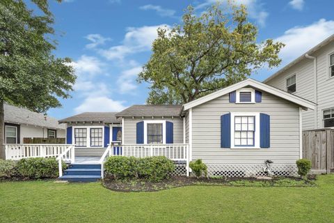 Photo of 541 W 18th Street, Houston, TX 77008 (MLS # 61845995)