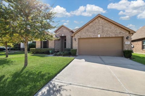 Photo of 15711 Holloway Creek Court, Houston, TX 77044 (MLS # 95353872)