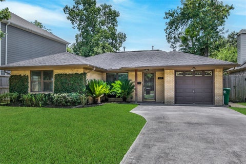 Photo of 1423 Thornton Road, Houston, TX 77018 (MLS # 72063510)