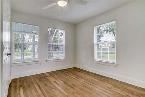 Tiny photo for 1910 Avenue N, Rosenberg, TX 77471 (MLS # 39998566)