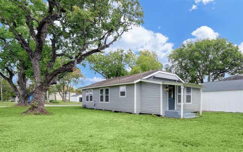 Tiny photo for 1910 Avenue N, Rosenberg, TX 77471 (MLS # 39998566)