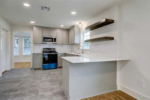 Tiny photo for 1910 Avenue N, Rosenberg, TX 77471 (MLS # 39998566)