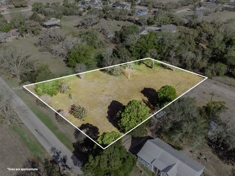 Photo of TBD E 9th Street, Flatonia, TX 78941 (MLS # 70441183)