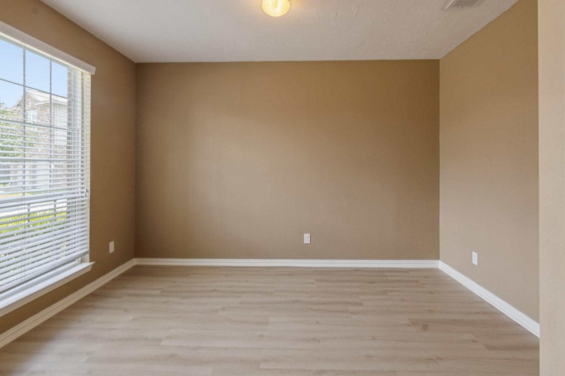 2502 Mossberg Court