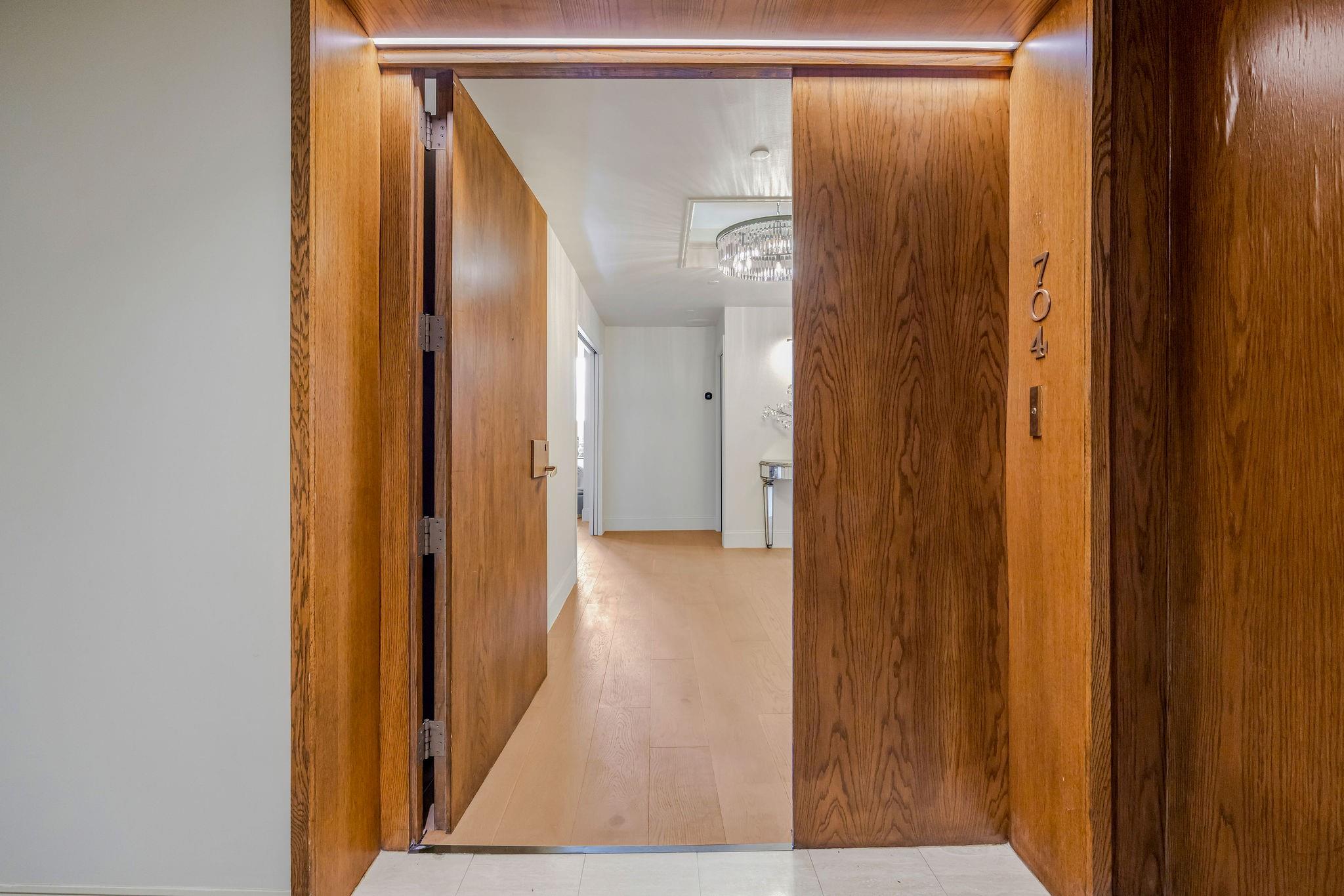 5555 Del Monte Drive 704