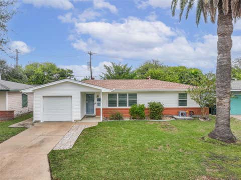 Homes For Sale - 126 Tuna Street<br/> Galveston, TX 77550
