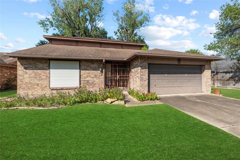 Photo of 10710 Fallbrook Drive, Houston, TX 77064 (MLS # 60117734)