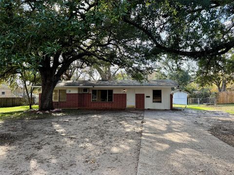 Photo of 219 Moore Street St, Navasota, TX 77830 (MLS # 13864560)