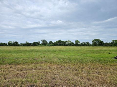 Photo of 46 Brahman Trail, Angleton, TX 77515 (MLS # 26650782)
